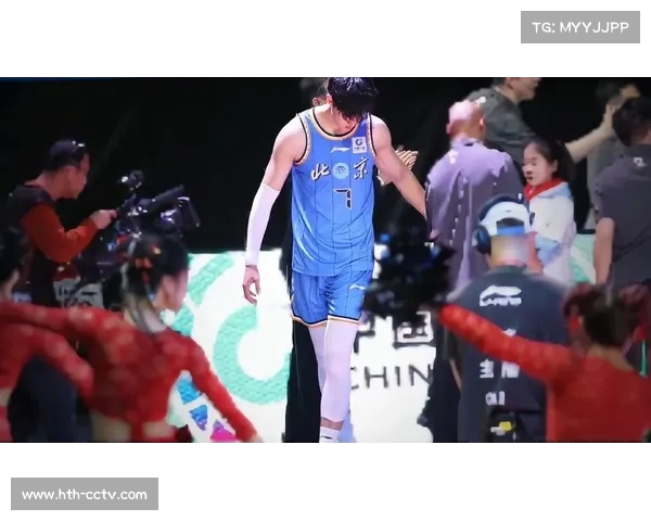 曾凡博时隔246天重返CBA,首秀贡献18分 曾凡博时隔246天重返CBA,首秀贡献18分