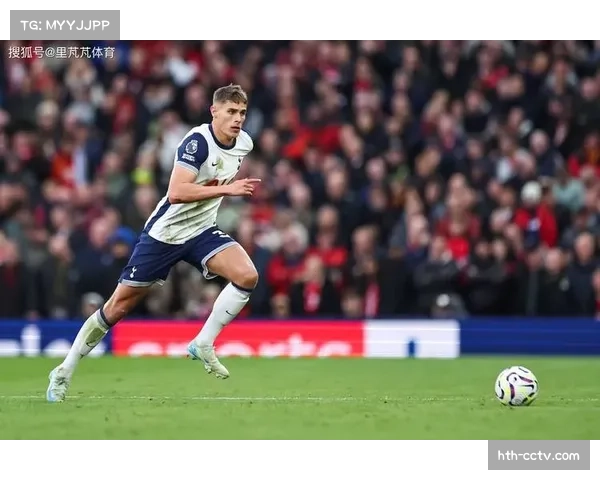 滕哈格专访：谈在英超使用混合防守体系适应性的挑战与坚持